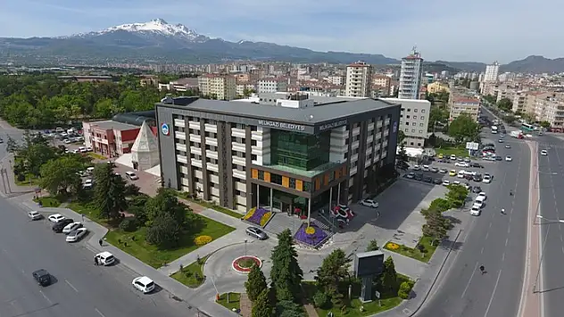 Melikgazi Belediyesi,  İhtiyaç Sahibi Aileye Yardım Etti