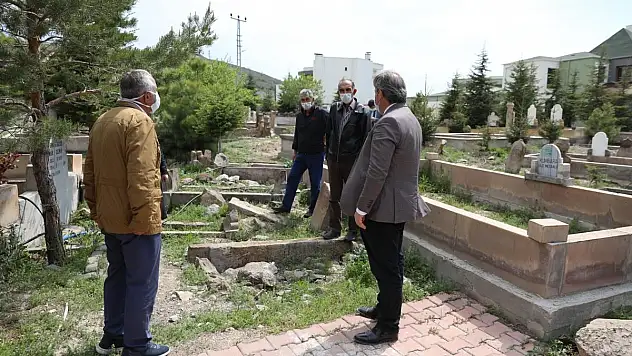 MELİKGAZİ'DE MEZARLIKLAR BAKIM VE ONARIMDAN GEÇİYOR