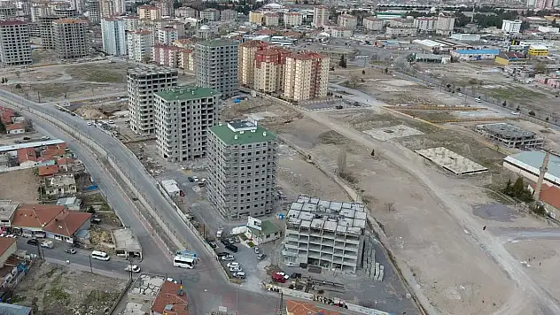 MELİKGAZİ YENİLENİYOR, GELİŞİYOR VE GÜZELLİŞİYOR