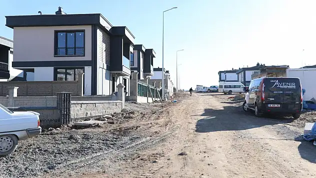 Melikgazi'de Yol Ağı Genişliyor