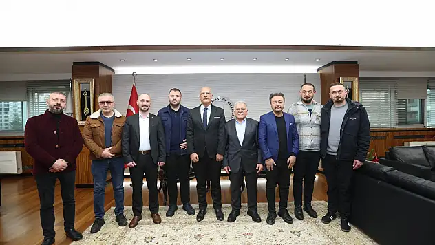 Memduh Büyükkılıç'a Yoğun ziyaret trafiği
