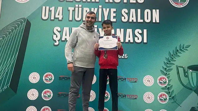 Mert Baltacı'dan atletizmde Türkiye üçüncülüğü