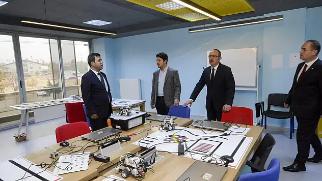 Milletvekili Özboyacı Ve Başkan Kavuş Gençlik Akademisinde