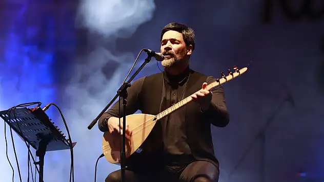 MİLLİ DUYGULARIMIZI ŞAHA KALDIRDI