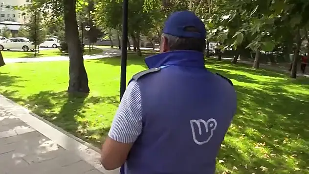 Milli Piyango satıcısı kılığına giren polis, uyuşturucu yakaladı