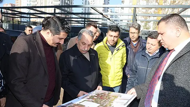 MİMARLAR ODASI TALAS MEVLANA MAHALLESİ MEYDANI'NI GEZDİ