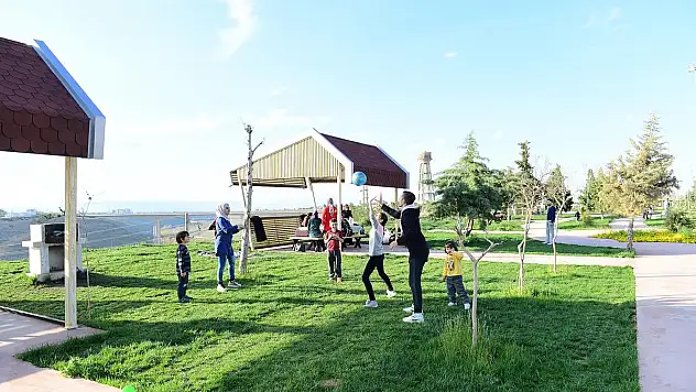 'Modern Parklarımız Gelişen Yeşilyurt'un Yüz Akıdır'