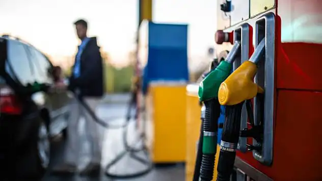 Motorin 36 lirayı geçti
