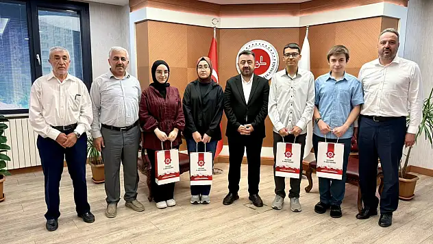 Müftü Ayvaz'dan yks başarısı ödülü