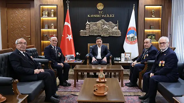 Muharip Gazilerden Vali Çiçek'e ziyaret