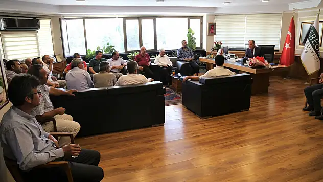 MUHTARLARDAN BAŞKAN OPRUKÇU'YA TAM DESTEK