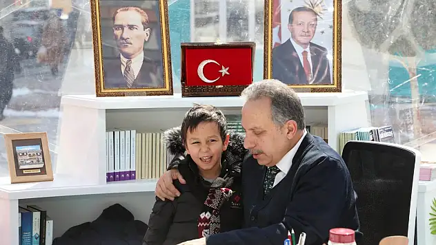 Mustafa Yalçın Şeffaf Oda da