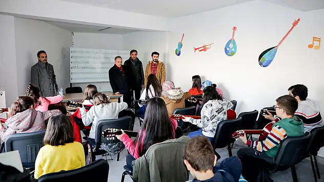 'MÜZİĞİN DİLİ EVRENSELDİR'