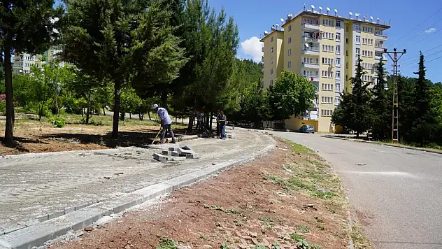 Narlıkuyu Parkı'nda Kaldırım Çalışması