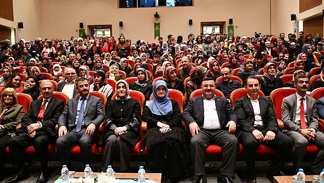 NİHAT HATİPOĞLU SÖYLEŞİSİNE YOĞUN İLGİ