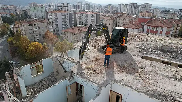 O METRUK BİNA YIKILIYOR