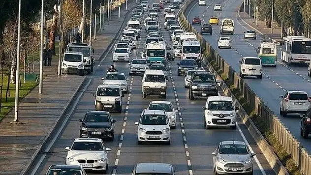 Ocak'ta 165 bin taşıt trafiğe kaydedildi