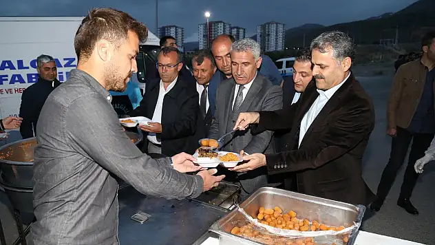 'ÖĞRENCİLERİMİZE, AİLE ŞEFKATİMİZİ GÖSTERMEYE ÇALIŞTIK'