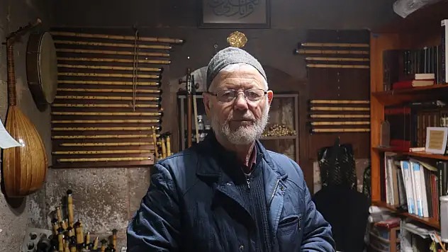Okuduğu beyitten etkilenerek başladığı neyi 40 yıldır üflüyor