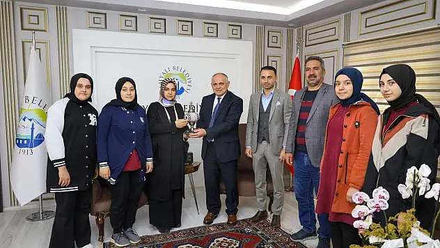 OKUYAN İLÇE 'YAHYALI'