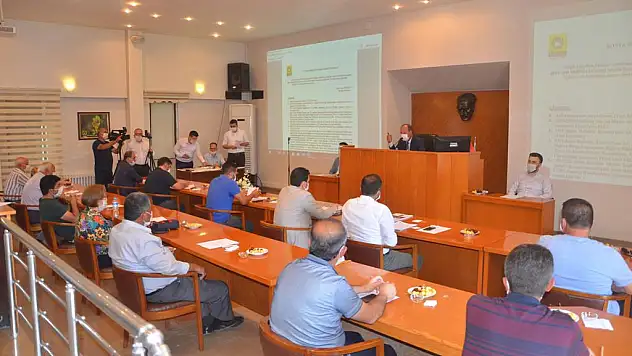 Oprukçu açıklamalarıyla Meclis Toplantısı'na damga vurdu