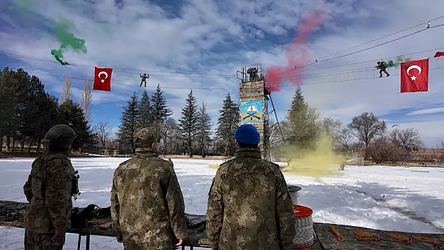 Orgeneral Tokel'den Kayseri'de komando tugayına inceleme