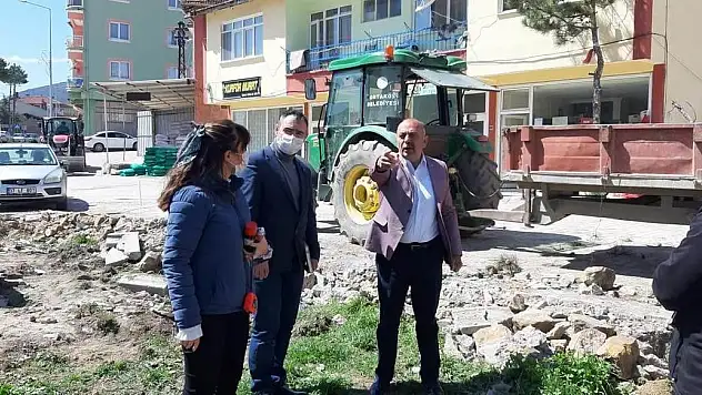 ORTAKÖY'DE MEZBELELİK ALANLAR GÜZEL MEYDANLARA DÖNÜŞÜYOR