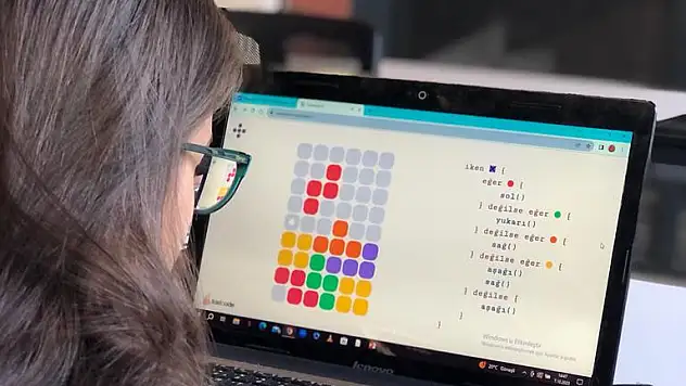 Ortaokul öğrencileri yazılımla tanışıyor