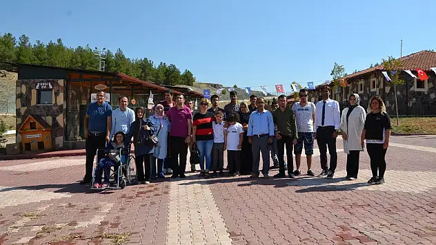 ÖZEL ÇOCUKLARDAN ANLAMLI ZİYARET