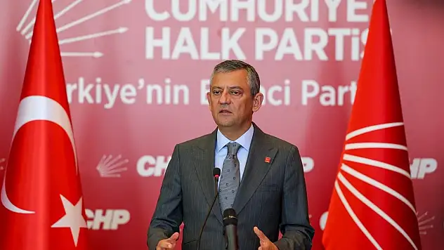 Özgür Özel'den Bahçeli'nin yargı çağrısına: 'Kıymetli bir çağrı'