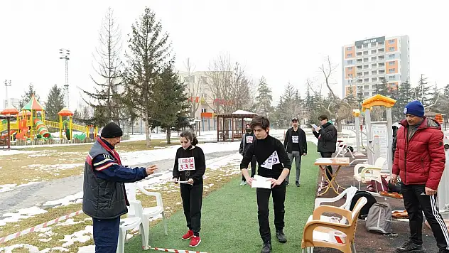 PARKLARDA SPOR MÜSABAKALARI YAPILIYOR