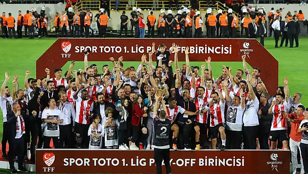 Pendikspor Süper Lig'e yükseldi