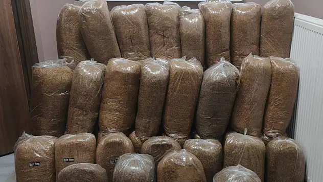 Pınarbaşı'nda Otobüste 510 Kg Tütün Ele Geçirildi