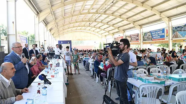 Piri Reis Mahallesi'nde Başkan Mahçiçek'le Kucaklaşma