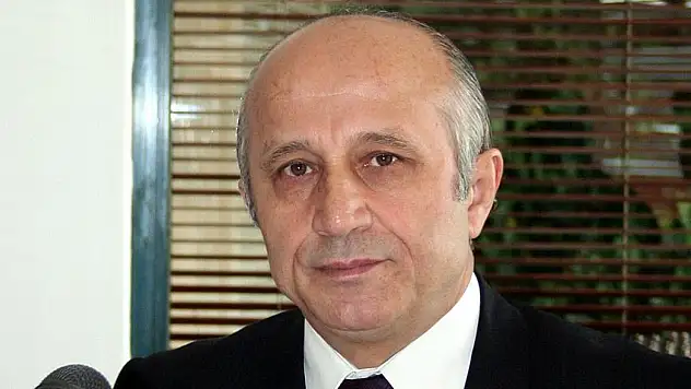 Prof. Dr. Yaşar Nuri Öztürk: Özgür düşüncenin cesur sesi