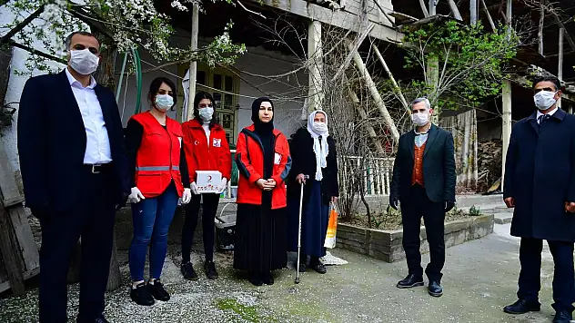 'Sağlığınız İçin Evde Kalın, Biz Görev Başındayız'