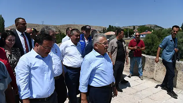 ŞAHRUH KÖPRÜSÜ'NÜN HEMEN YANI BAŞINA MİLLET BAHÇESİ