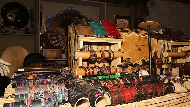 SANATÇILAR SOKAĞI, ZİYARETÇİLERİNİ BEKLİYOR