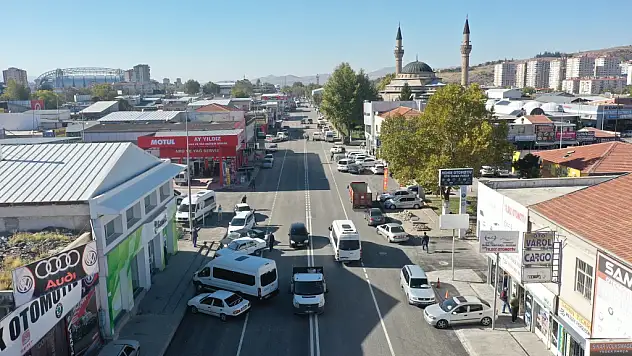 SANAYİDE BELEDİYE ÇALIŞIYOR