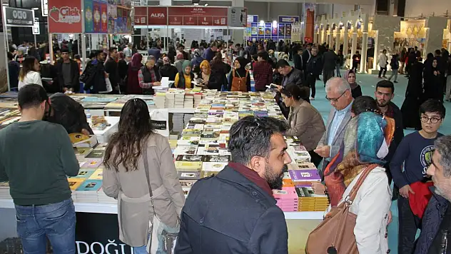 Şanlıurfa Kitap Fuarı'na Yoğun İlgi
