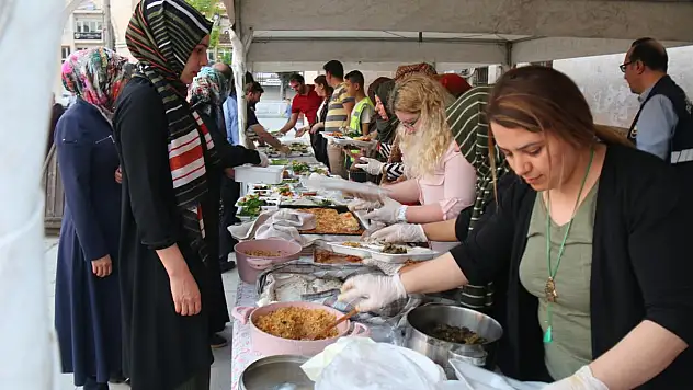 ŞANLIURFALILAR İFTARDA RABİA MEYDANI'NDA BULUŞUYOR