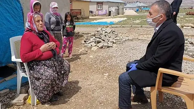 Sarız İlçesinde vatandaşlar ziyaret ediliyor