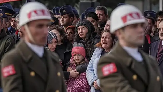 Şehidimizin Küçük Kızı Nil'in Babasına Son Bakışı