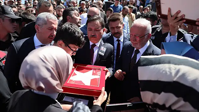 Şehit Ümit Üzüm Son yolculuğuna uğurlandı