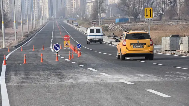 ŞEHRİN DOĞUSU İLE BATISINI BİRLEŞTİREN ULAŞIM HATTI