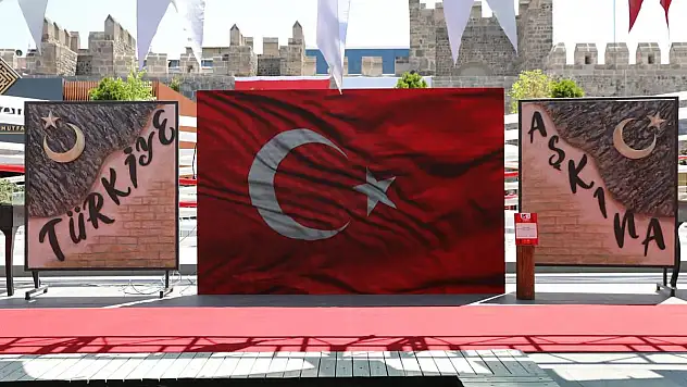 SERGİ, 15 TEMMUZ DESTANINI ANLATIYOR