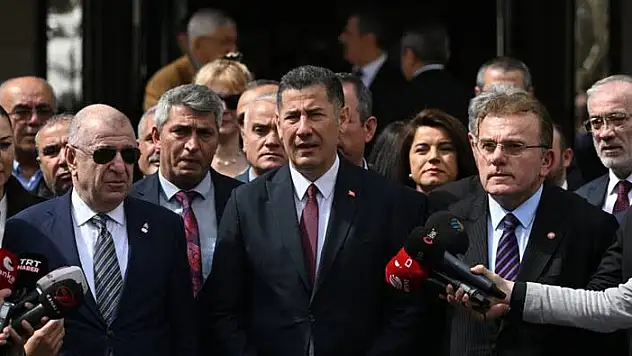 SİNAN OĞAN'IN SEÇİM OTOBÜSÜNE SALDIRI