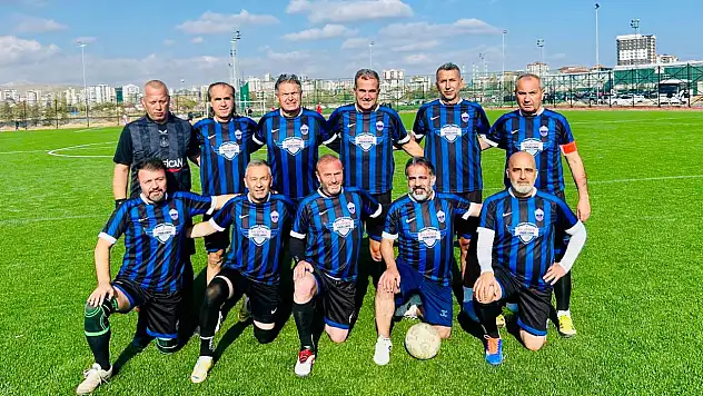 Şinasi Attı, Kayseri masterler coştu