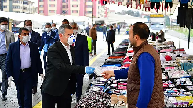 'Sosyal Mesafeyi Ayarlayalım, Tedbirlere Uyalım'
