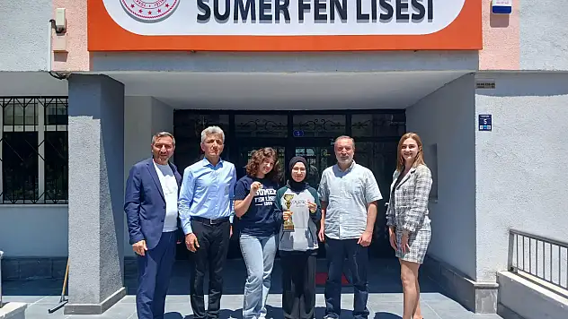 Sümer Fen Lisesi'nden Robot Yarışmasında Türkiye Üçüncülüğü